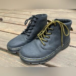 Dr. Martens BONNY LEATHER with both pair of yellow and black shoestrings.